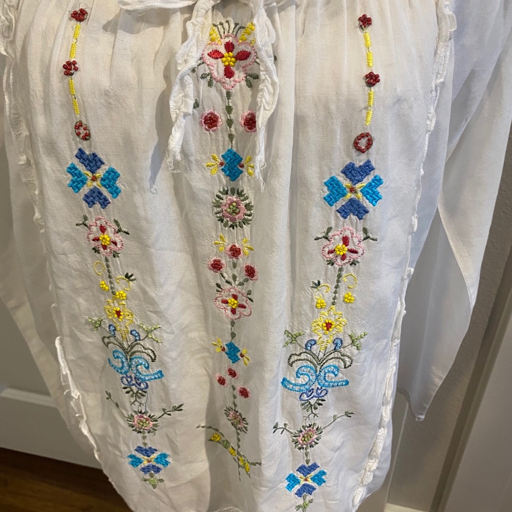Sundance Embroidered Gauze Top - Picture 4 of 9